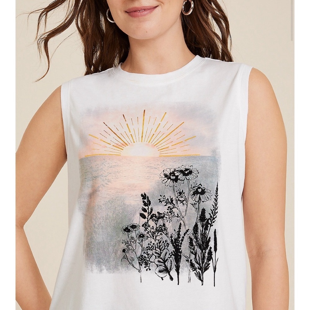 Maurices Scenic Sunrise Floral Graphic Tank, size Large